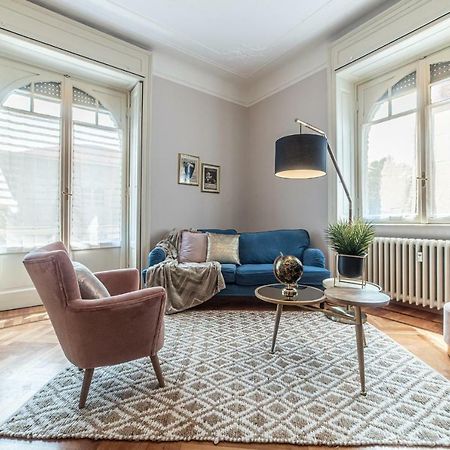 Apartmán Joivy Sophisticated 3-Bed Flat With Desk Milán Exteriér fotografie