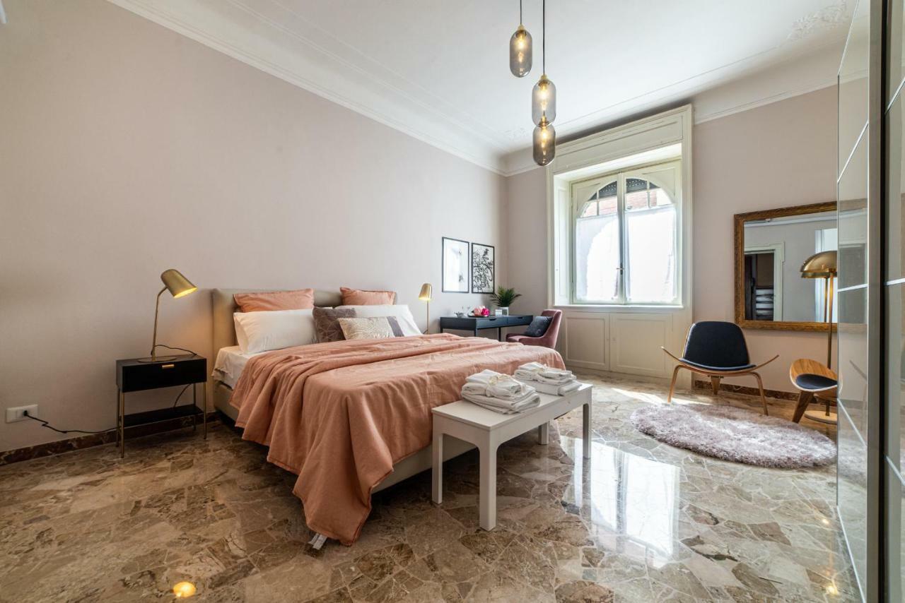Apartmán Joivy Sophisticated 3-Bed Flat With Desk Milán Exteriér fotografie
