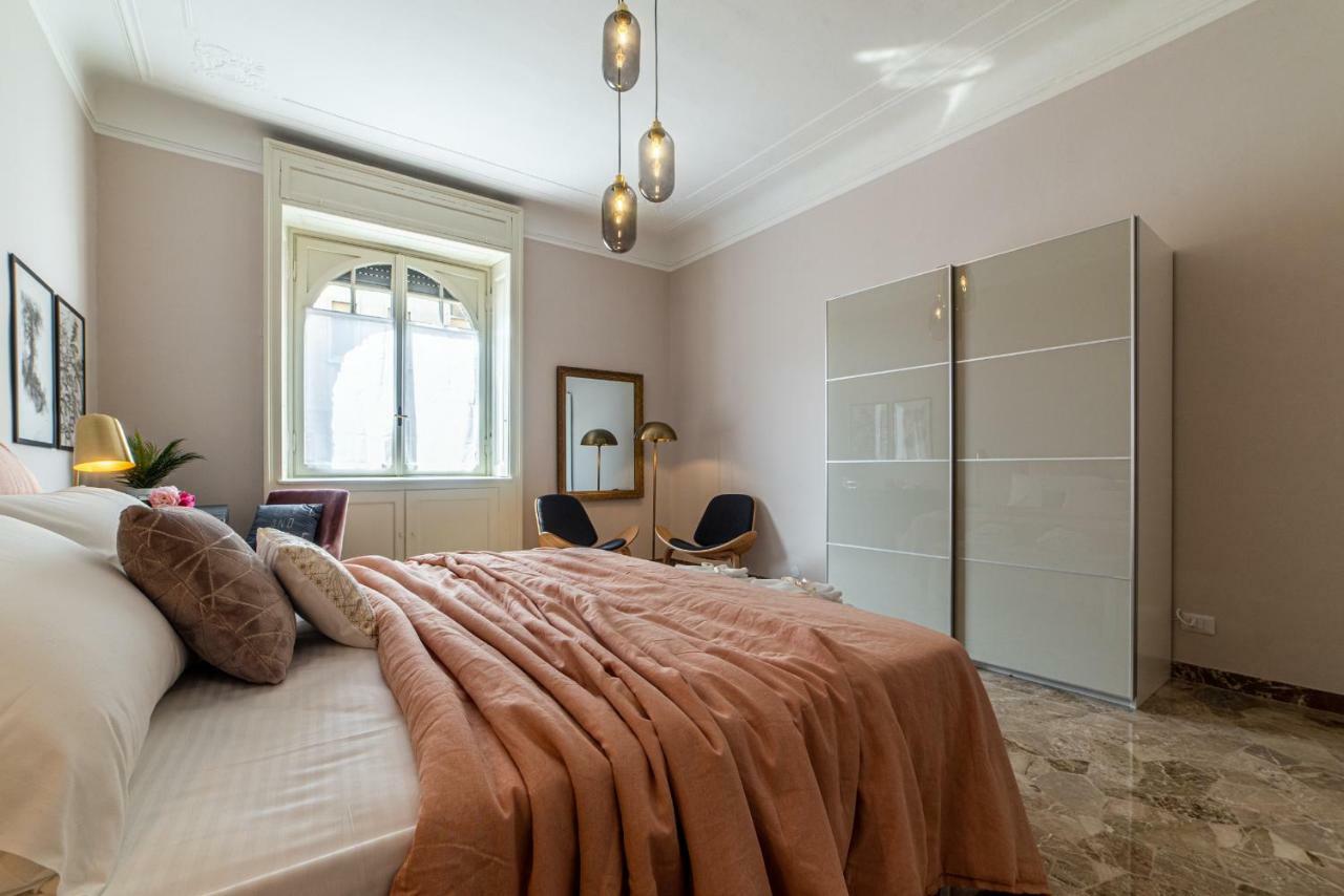Apartmán Joivy Sophisticated 3-Bed Flat With Desk Milán Exteriér fotografie