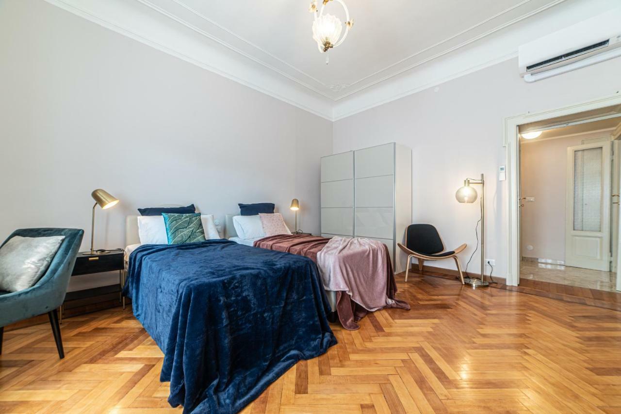 Apartmán Joivy Sophisticated 3-Bed Flat With Desk Milán Exteriér fotografie