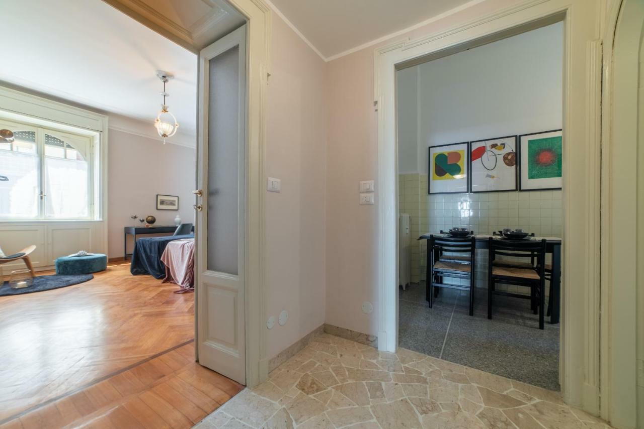 Apartmán Joivy Sophisticated 3-Bed Flat With Desk Milán Exteriér fotografie